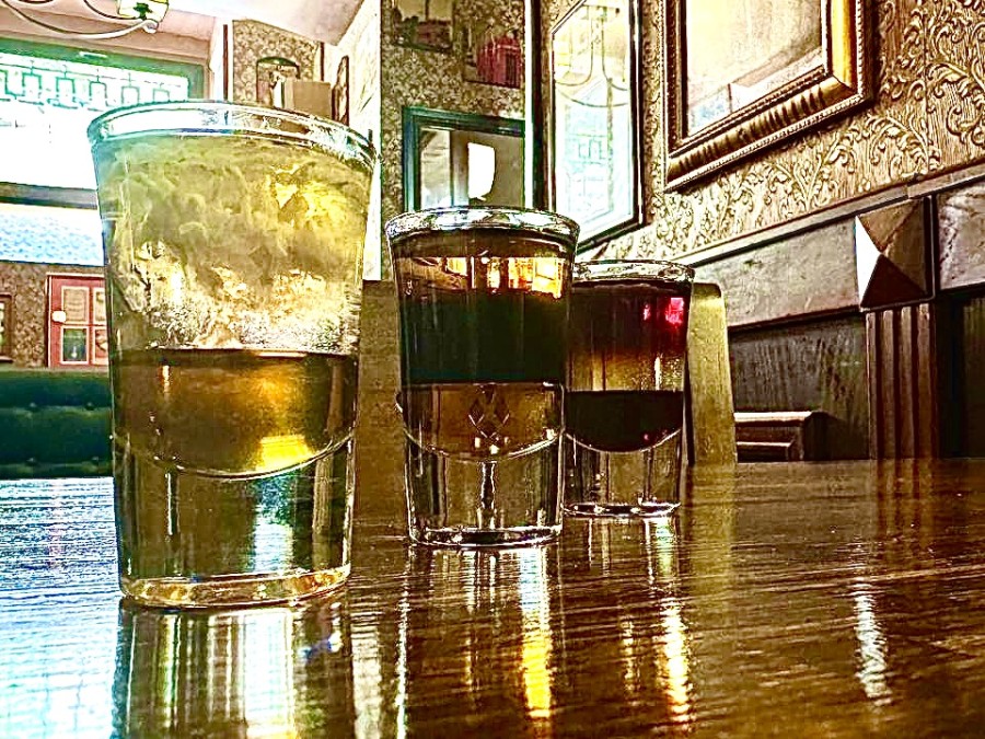 Many varieties of draft beer, as well as original cocktails are already waiting for you.
Come visit us!